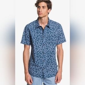 🌊Quicksilver Dots Flower short sleeve shirt XL